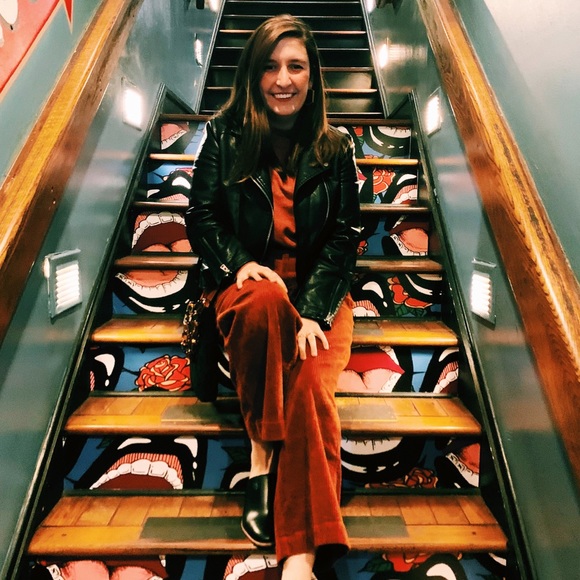 Meet your Posher, Aly - Picture 3 of 7